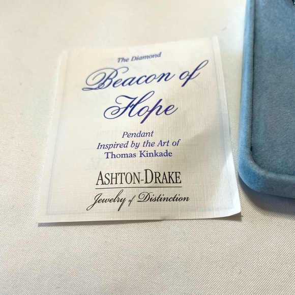 Beacon of Hope Pendant - Picture 7 of 9